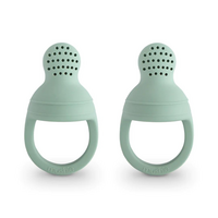 dispozitiv-de-hranire-tip-suzeta-2-bucati-cambridge-blue-mushie-7387.png