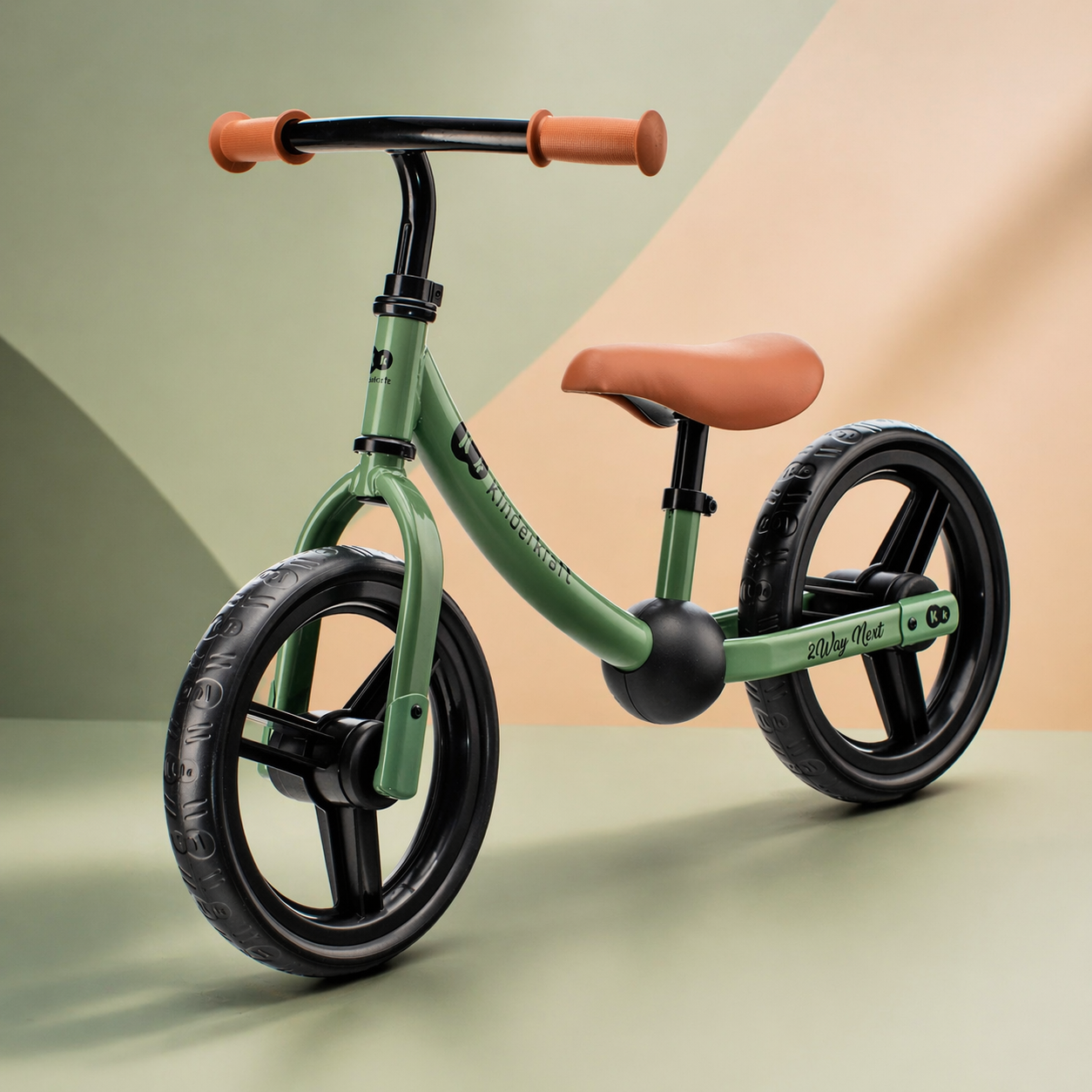 Bicicleta fara pedale 2WAY NEXT verde Kinderkraft pentru copii de la 2 ani