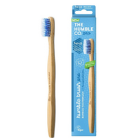 periuta-de-dinti-din-bambus-cu-perii-hexagonali-1-bucata-blue-humble-brush-pro-1355.png