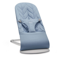 balansoar-bliss-cu-aspect-delicat-de-petala-3-5-13-kg-blue-babybjorn-1103.png