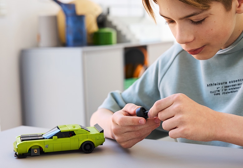 LEGO Dodge Model pentru joacă și etalare