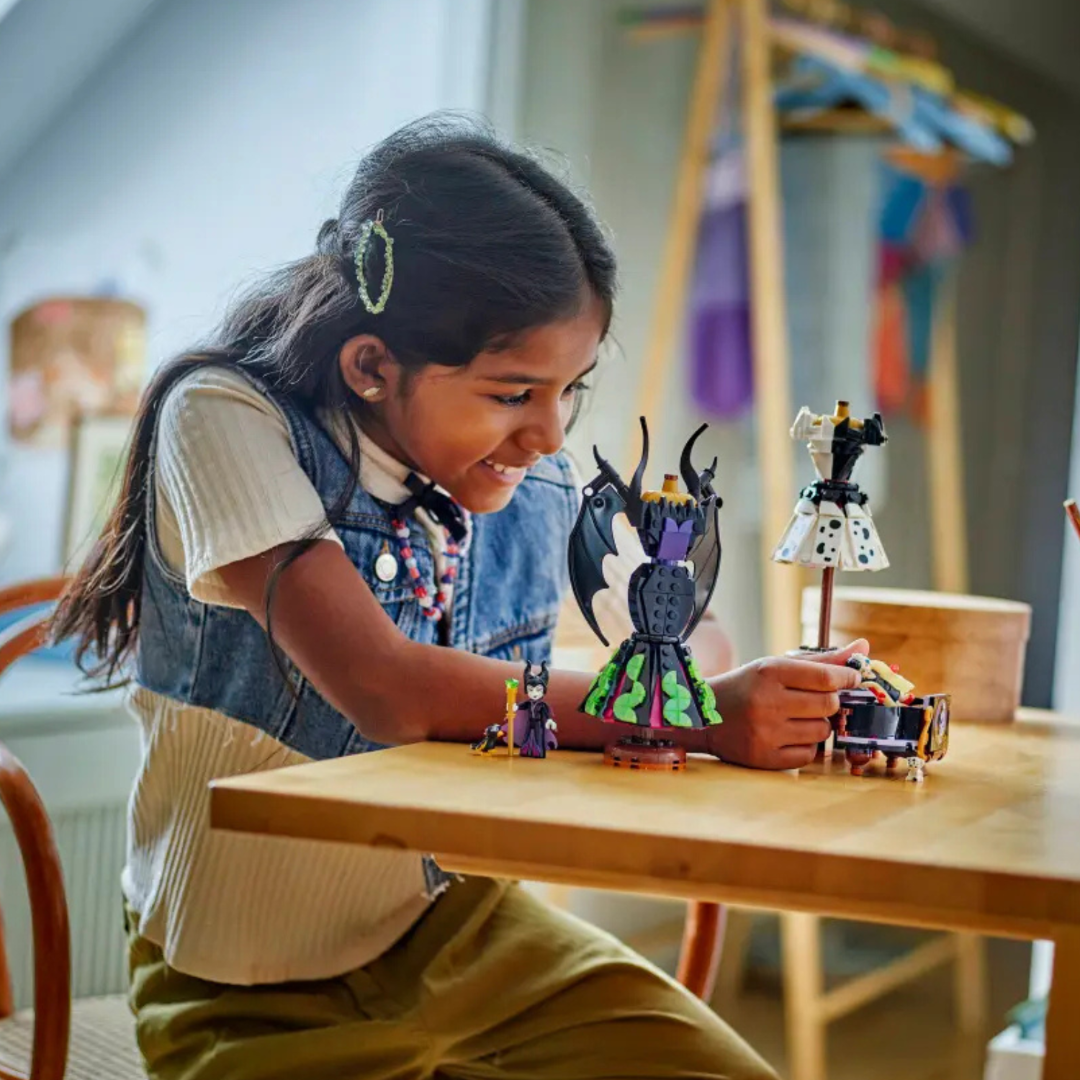 LEGO Disney Rochiile lui Maleficent si Cruella De Vil