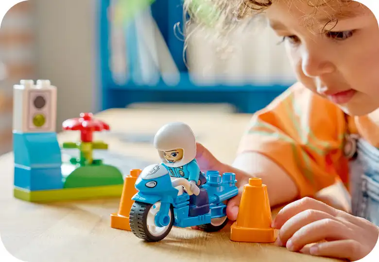 Motocicletă albastră de poliție