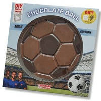 ciocolata-belgiana-cu-lapte-si-ciocolata-neagra-in-forma-de-minge-de-fotbal-105-bernard-chocolate-8181.png