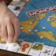 Monopoli Calatoreste in jurul lumii, +8 ani, Hasbro 568142
