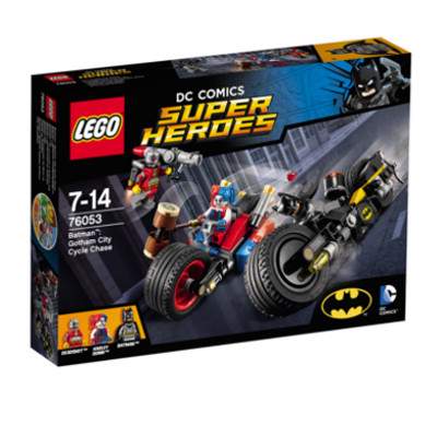 Batman Urmarire cu motocicleta in orasul Gotham DC Comics Super Heroes, 7-14 ani, L76053, Lego 